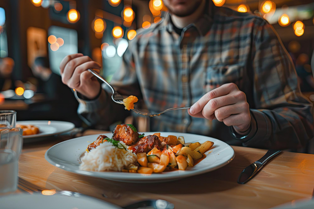 دراسة حديثة تحذر: تناول العشاء كوجبة رئيسية يزيد خطر الإصابة بالسمنة بنسبة 67%