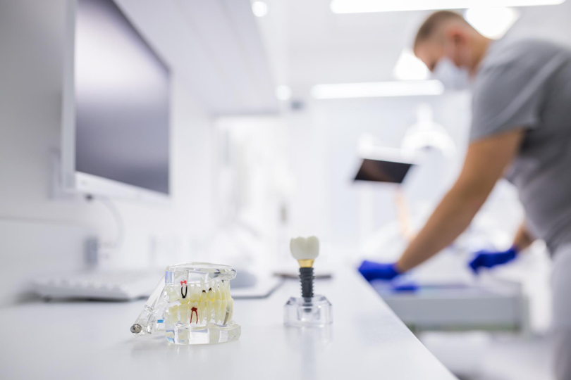 سباق محتدم بين العلماء لإنماء أسنان بشرية في المختبر.. هل من فائز؟